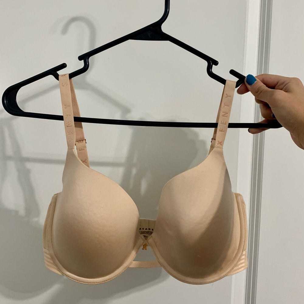 NWOT SavageXFenty Nude T-Shirt Bra